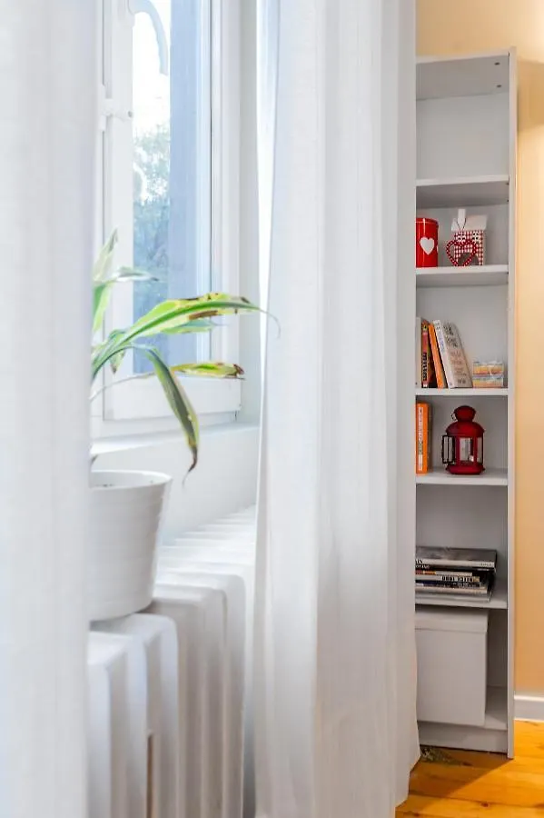 Charming One-Bedroom Flat With Access To Garden Sofia Bulgarije